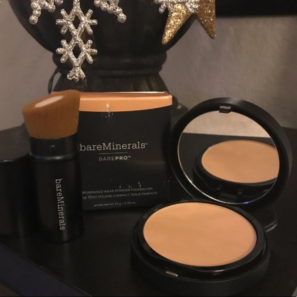 BarePro Foundation #19 Toffee + Brush